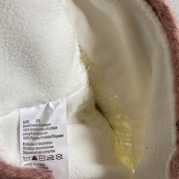 New Igloos Women’s hat - Picture 3 of 4